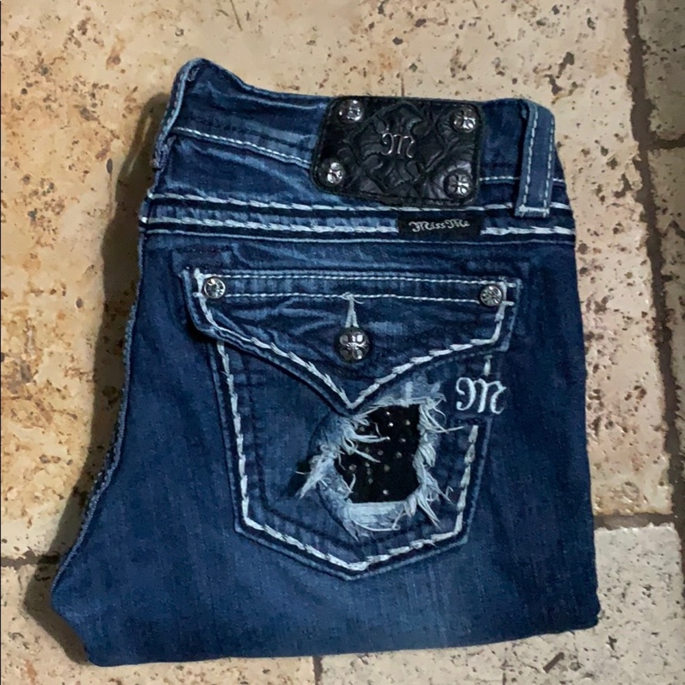 Miss Me EUC Lace in Cut Outs